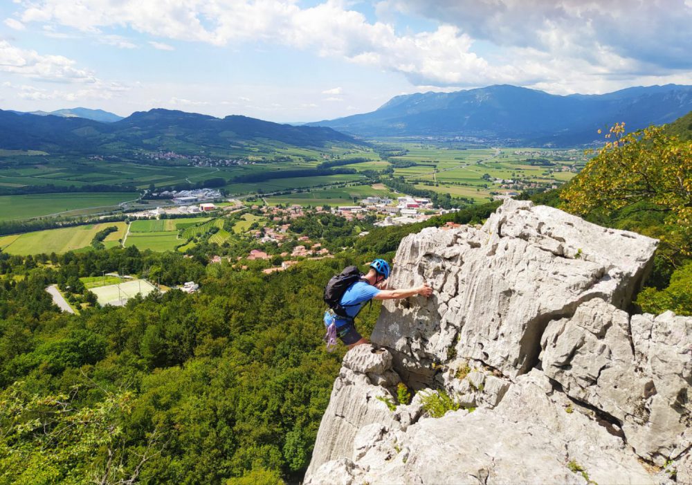 Skalní lezení ve Vipavském údolí.